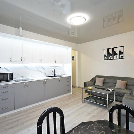 Красивая Квартира На Комитас 55 Ereván Exterior foto